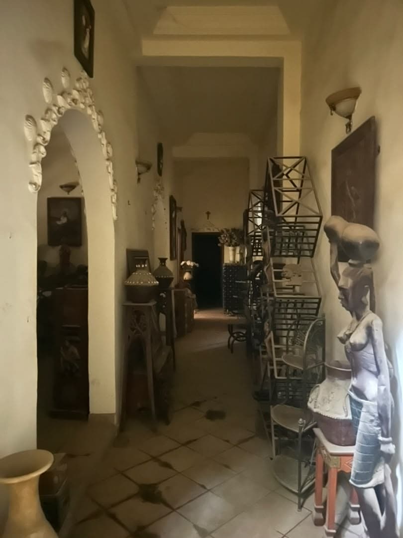Couloir à arcades du rez-de-chaussée